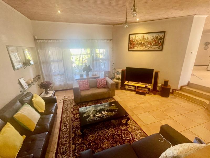 To Let 4 Bedroom Property for Rent in Plattekloof Western Cape